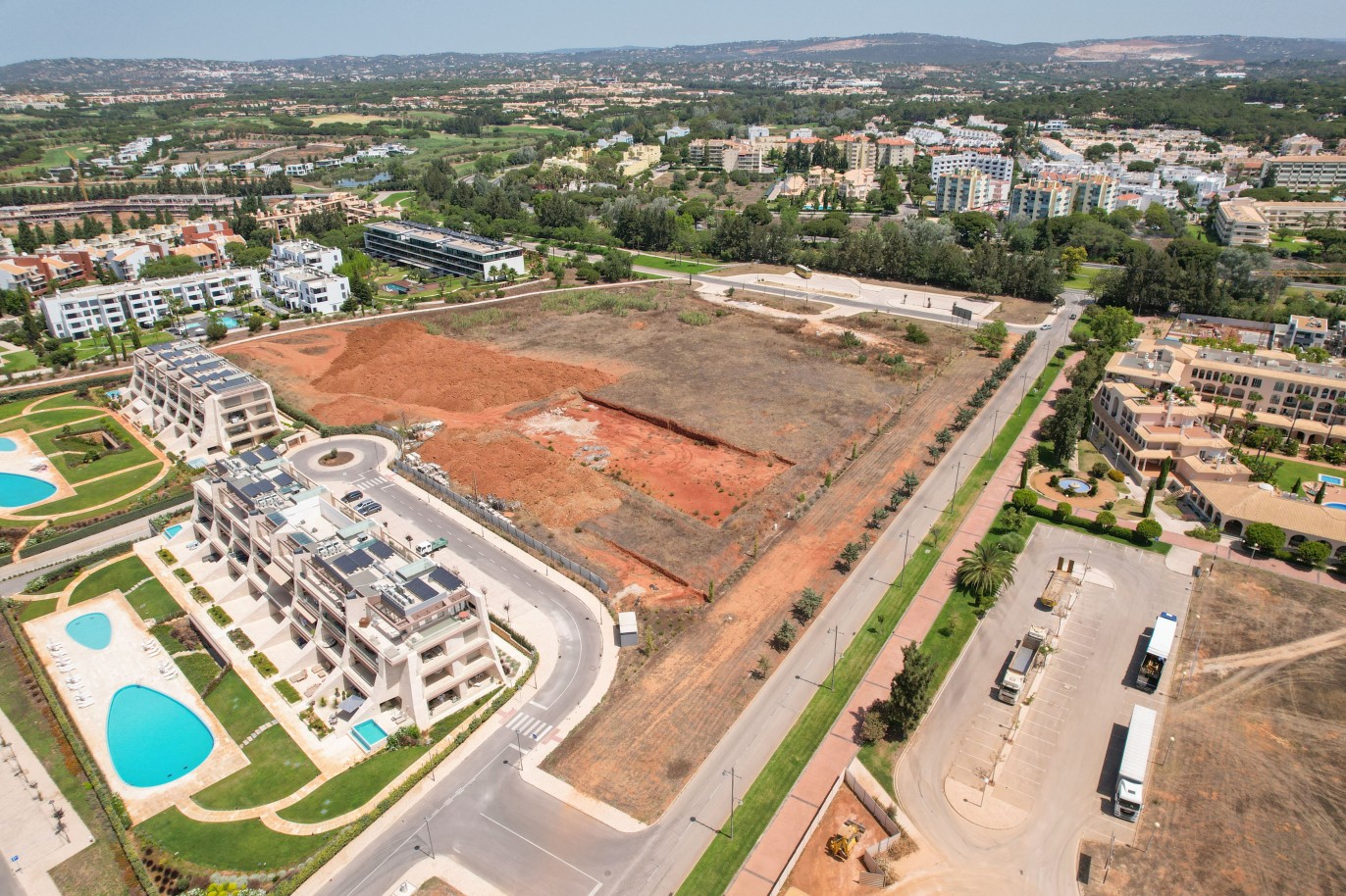 Building land, close to the beach, for sale in Vilamoura, Algarve_230703