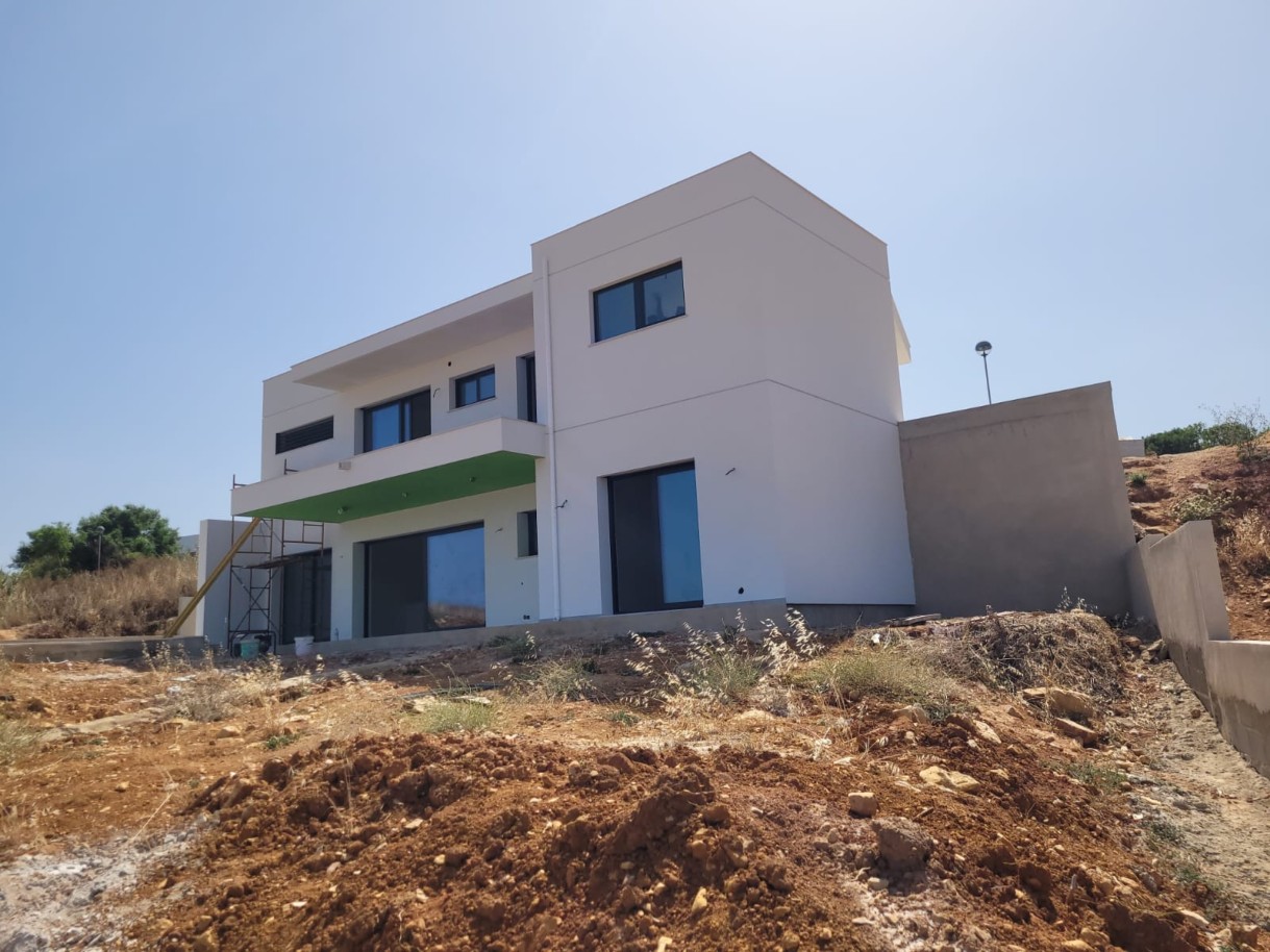Villa de 3 dormitorios en construcción, en venta en Mexilhoeira Grande, Algarve_230800