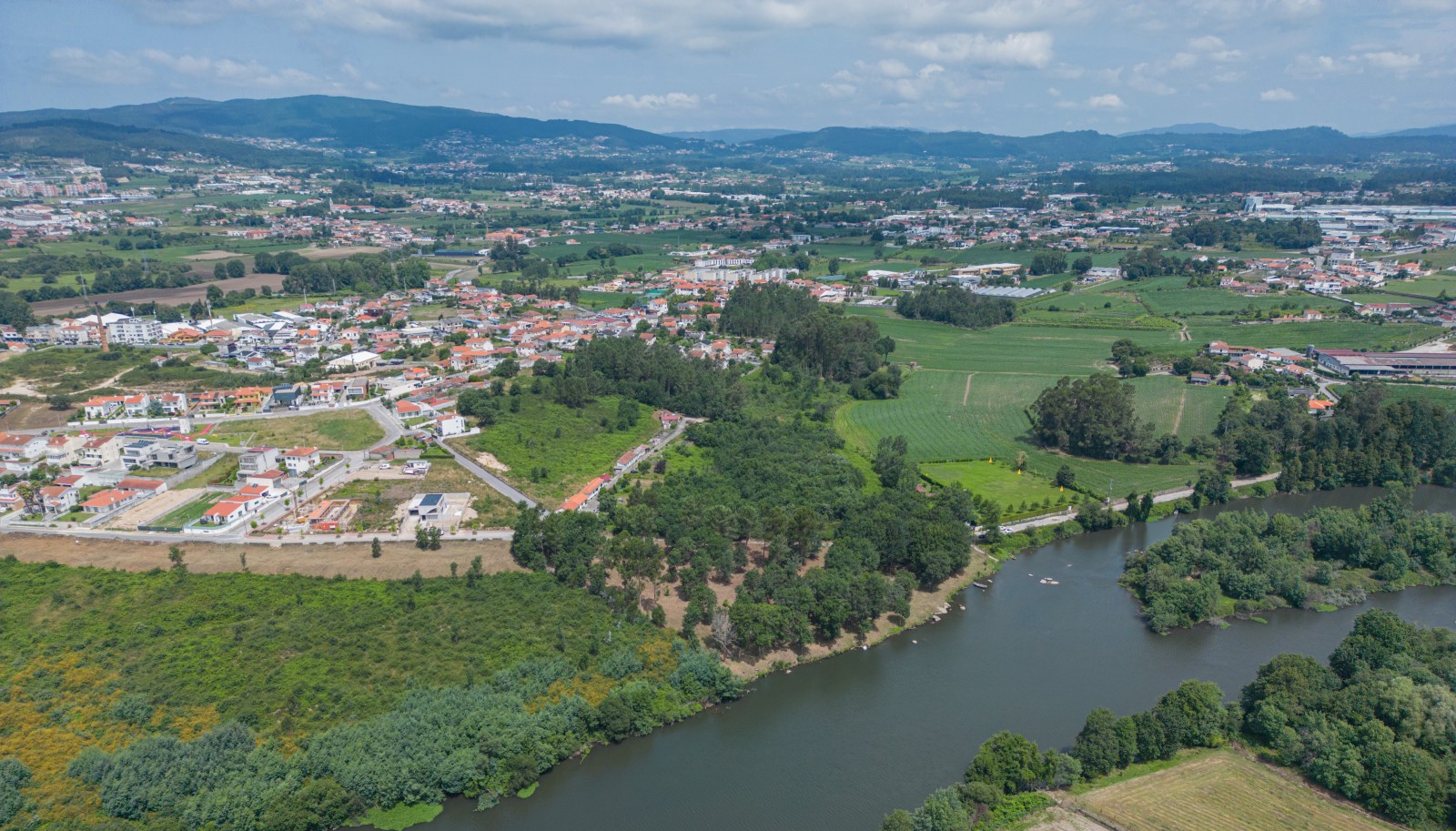 Neue moderne Villa, zu verkaufen, am Fluss Cávado, Barcelos, Nordportugal_231083