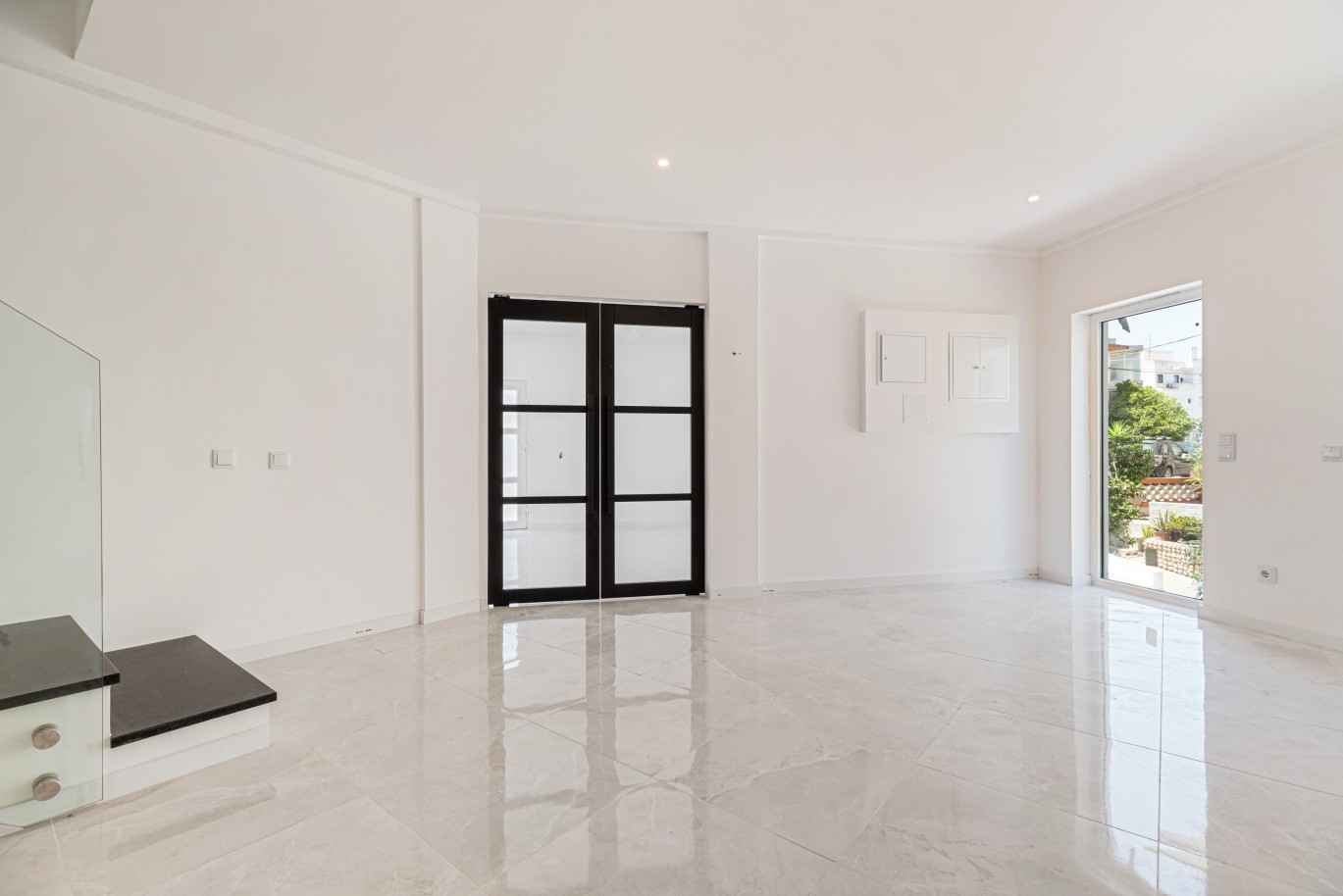 6 bedroom semi-detached villa for sale in Portimão, Algarve_231205