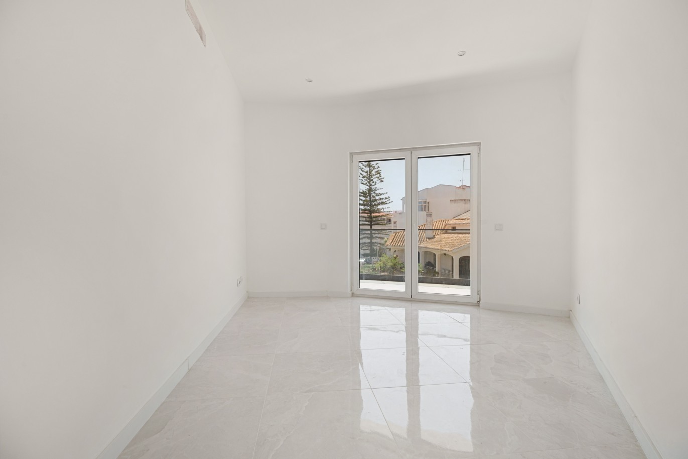 6 bedroom semi-detached villa for sale in Portimão, Algarve_231207