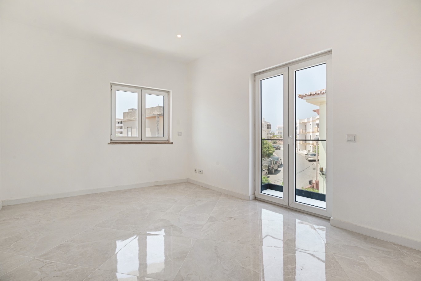 6 bedroom semi-detached villa for sale in Portimão, Algarve_231208