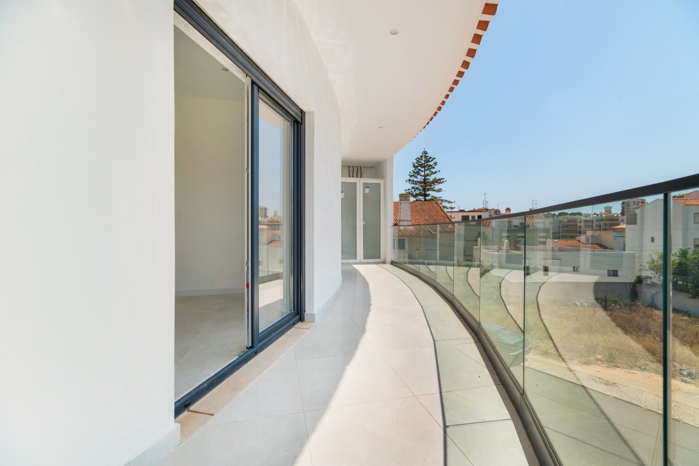 6 bedroom semi-detached villa for sale in Portimão, Algarve_231223