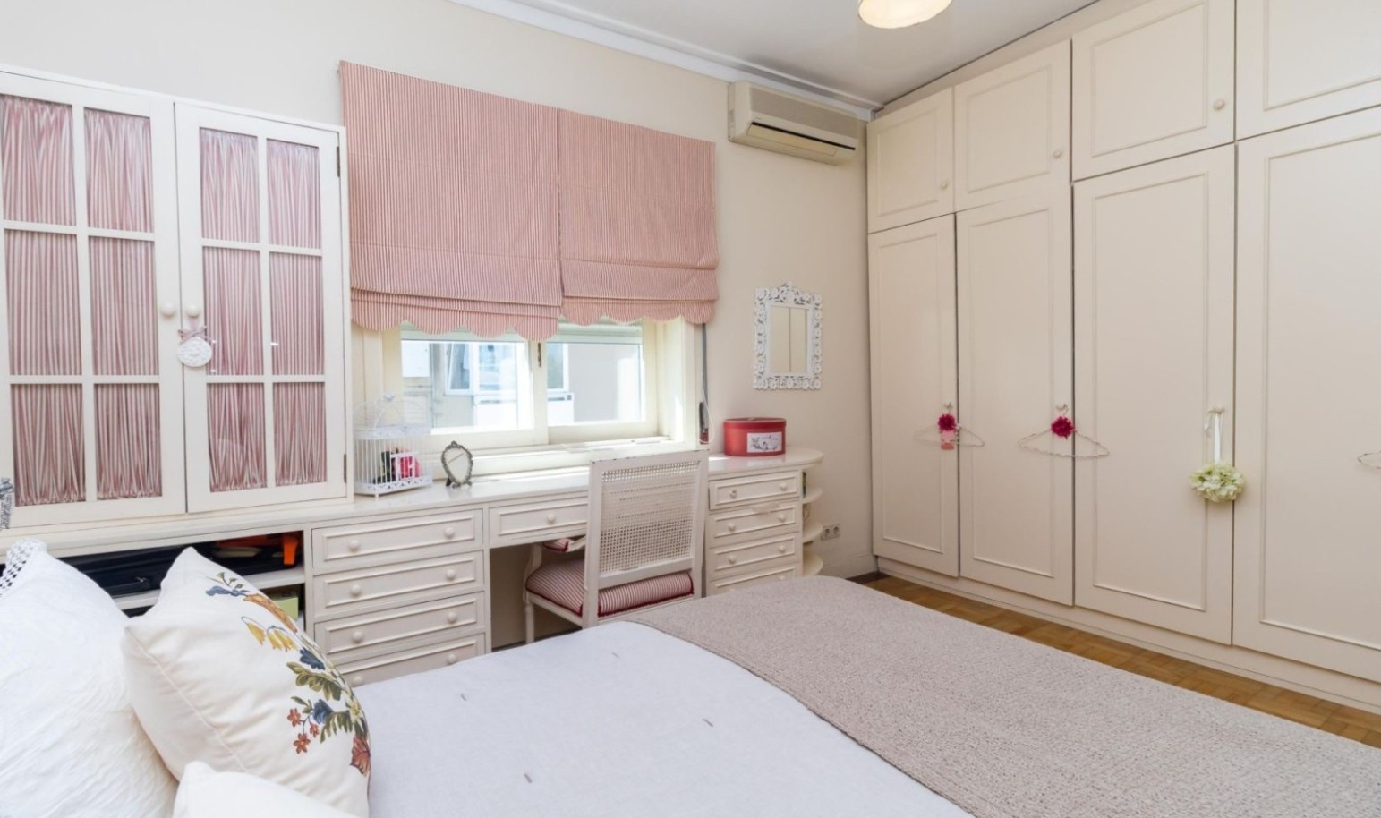 4 Schlafzimmer Villa mit Terrasse, zu verkaufen, in Boavista, Porto, Portugal_231352