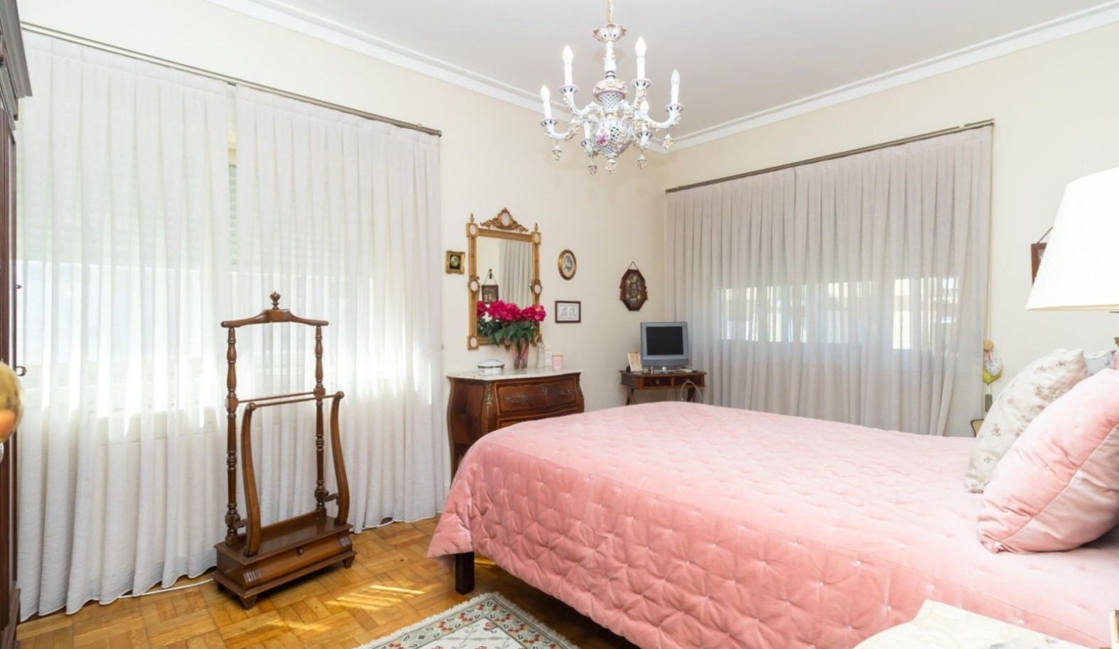 4 Schlafzimmer Villa mit Terrasse, zu verkaufen, in Boavista, Porto, Portugal_231354