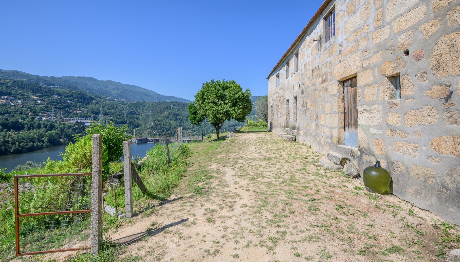 Farm for sale, next to the River Douro, in Marco de Canaveses, Portugal_231580