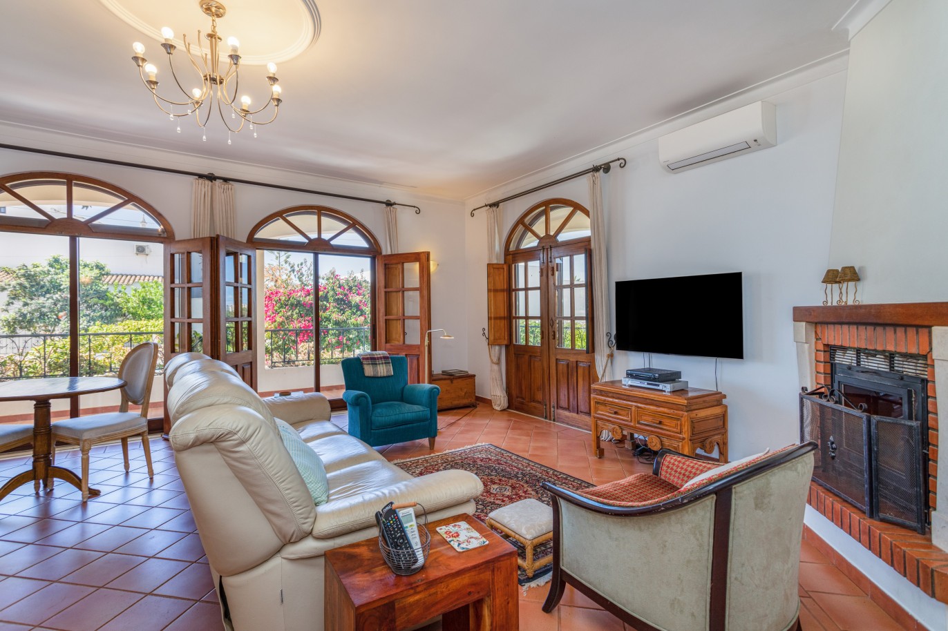 Villa de 5 dormitorios, en venta en Portimão, Algarve_231618