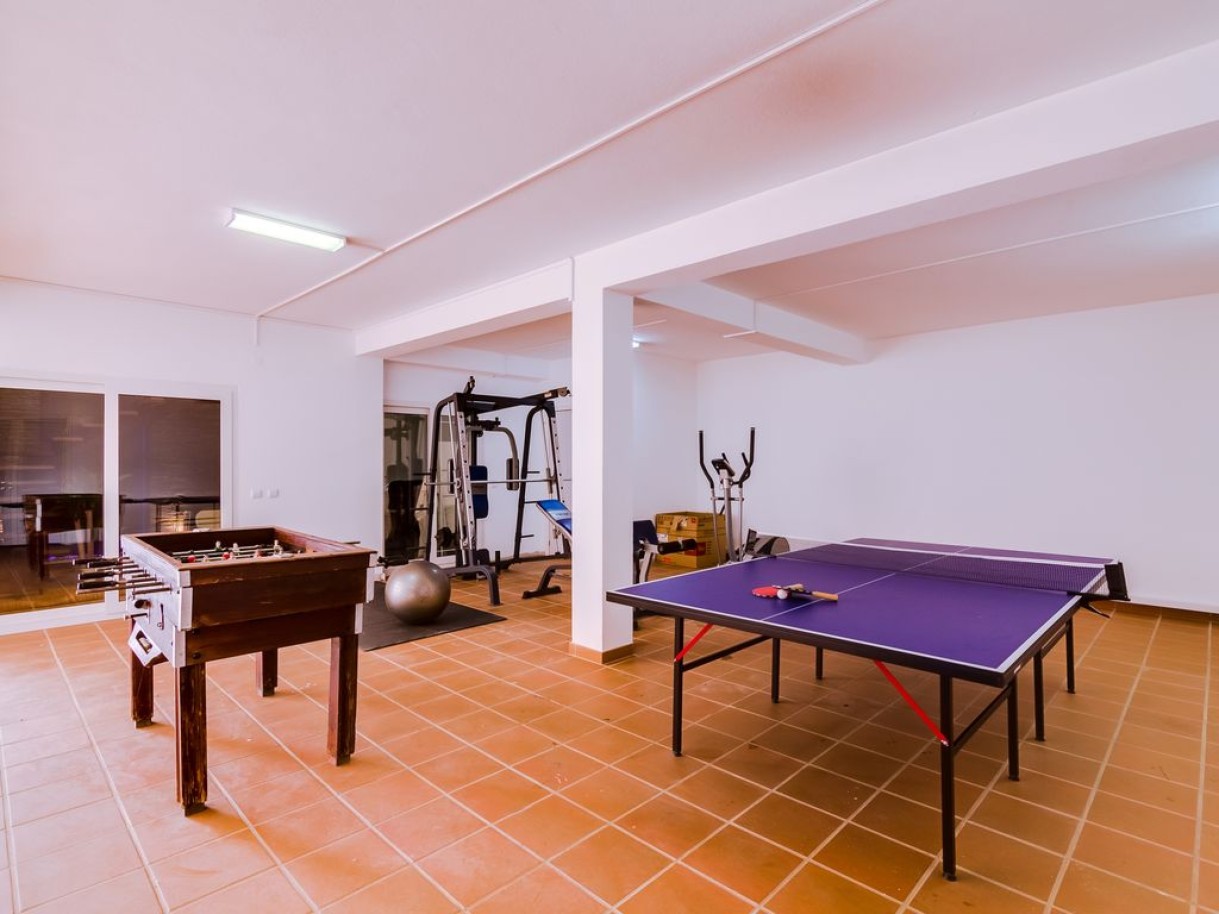 Villa de 3 dormitorios con piscina en venta en Tavira, Algarve_232675