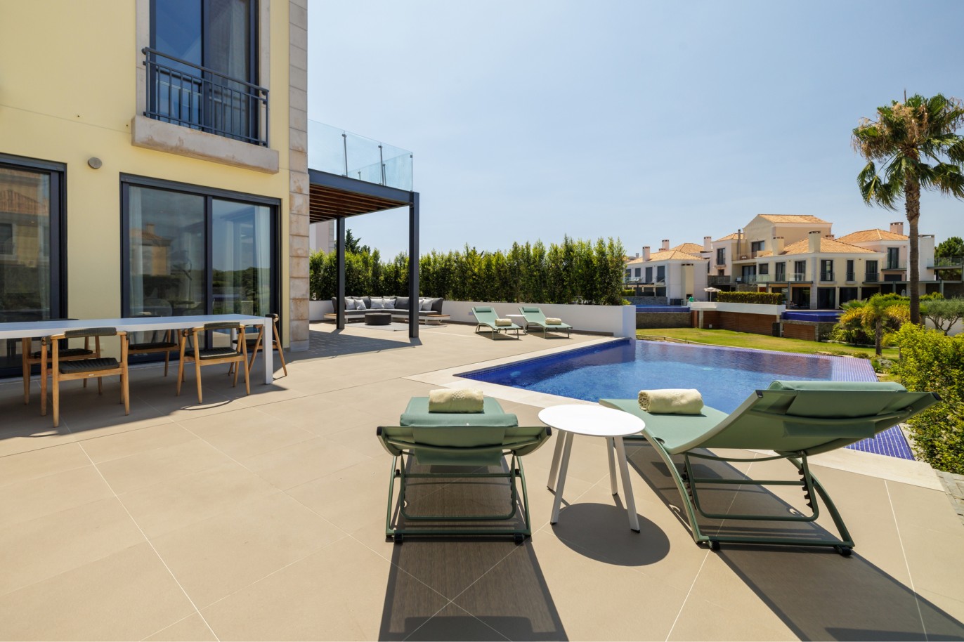Villa de 2+1 dormitorios con piscina, en venta en Vale do Lobo, Algarve_232759