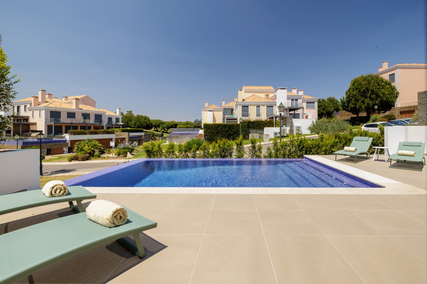Villa de 2+1 chambres avec piscine, à vendre à Vale do Lobo, Algarve_232760