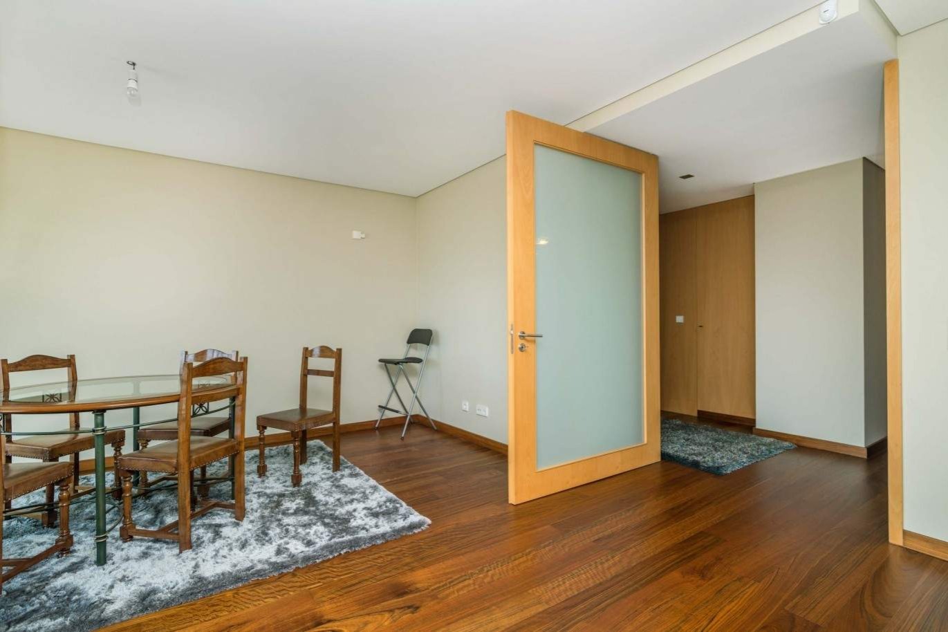 Moderno piso con balcón y vistas al río, en venta, en Oporto, Portugal_232981