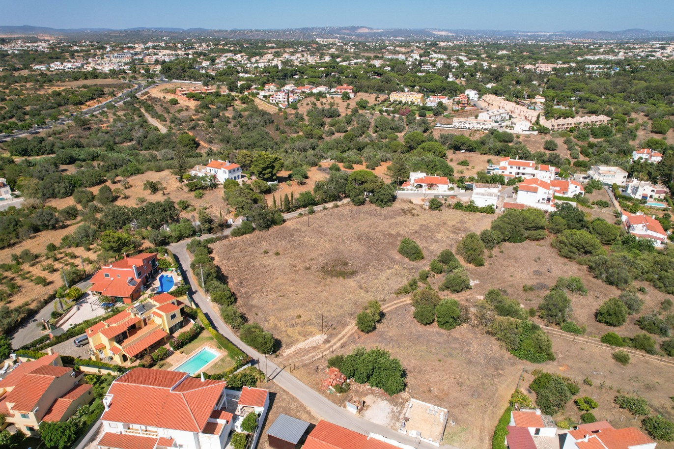 Parcela de terreno para la construcción de 8 villas, en venta en Albufeira, Algarve_233177