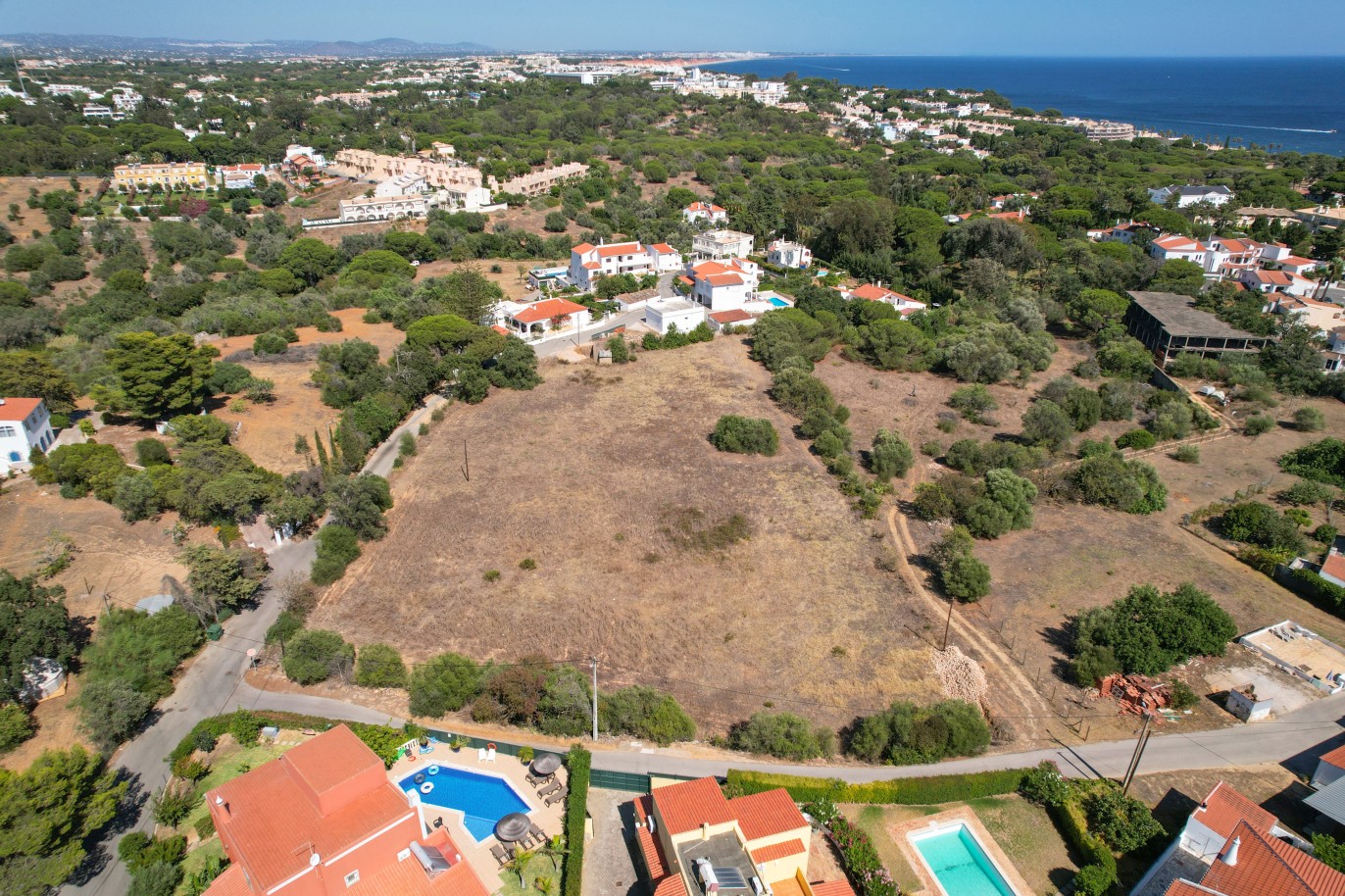 Parcela de terreno para la construcción de 8 villas, en venta en Albufeira, Algarve_233178