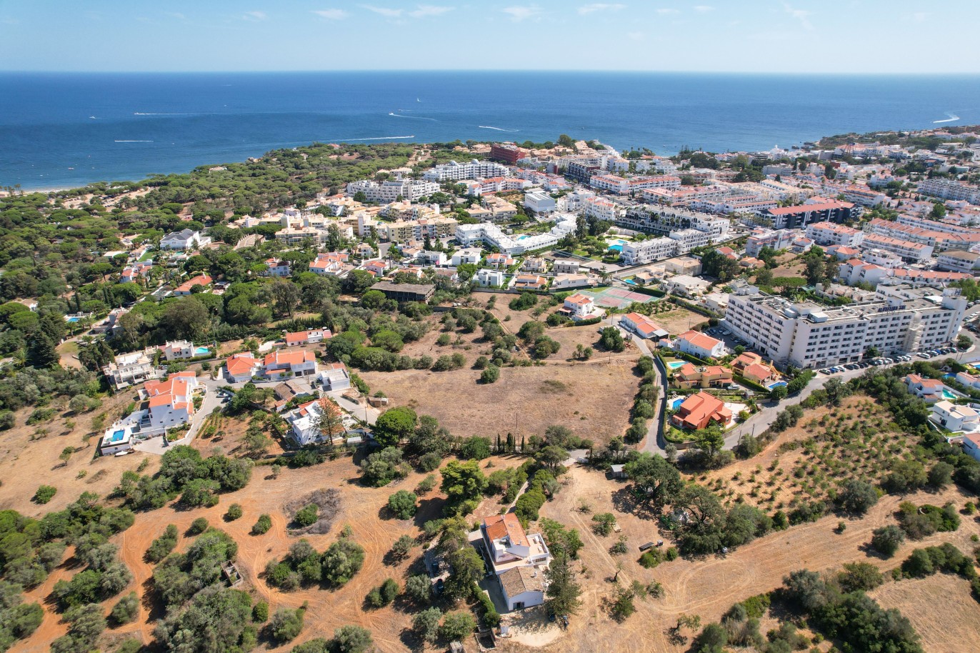 Parcela de terreno para la construcción de 8 villas, en venta en Albufeira, Algarve_233184