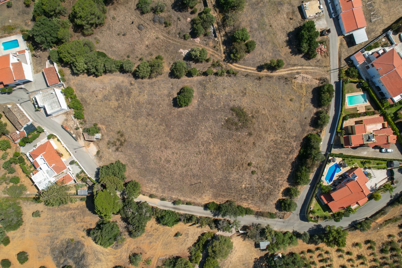 Parcela de terreno para la construcción de 8 villas, en venta en Albufeira, Algarve_233188