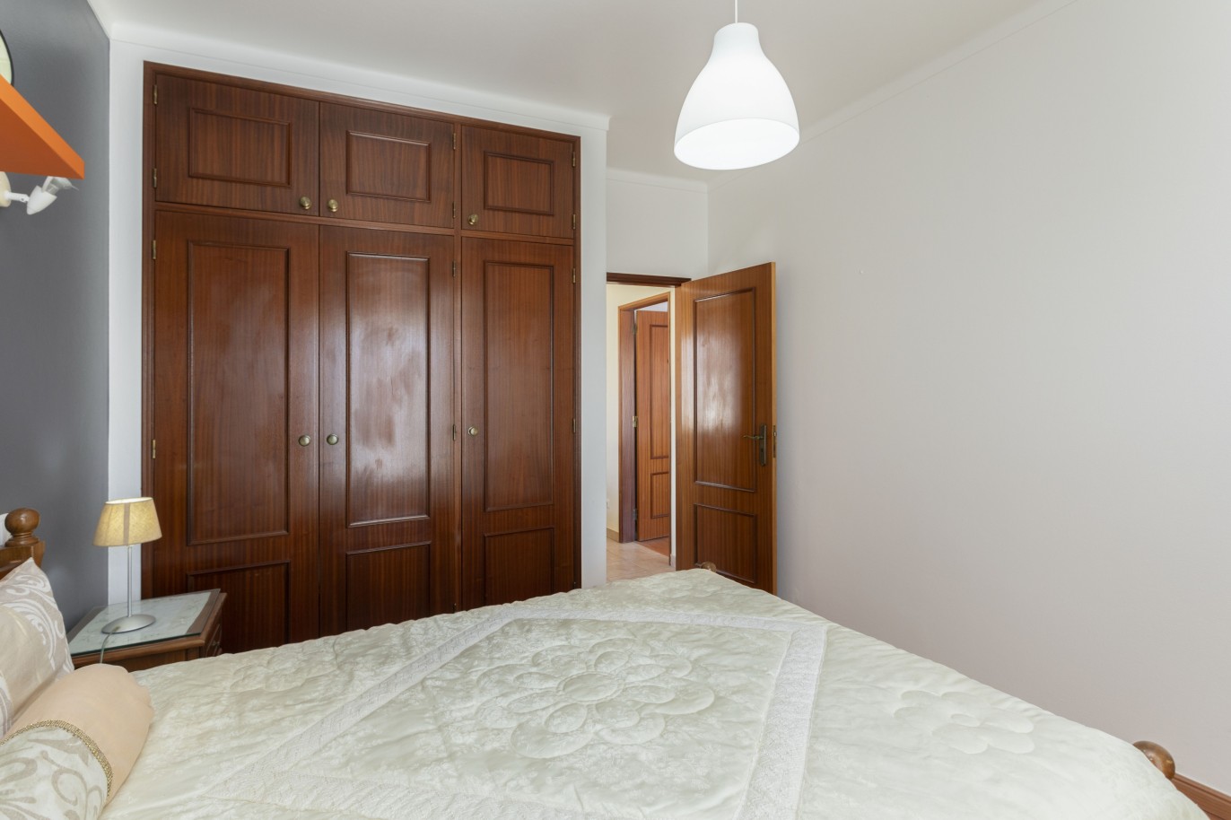 Villa de 3 dormitorios en venta en Porto de Mós, Algarve_233230