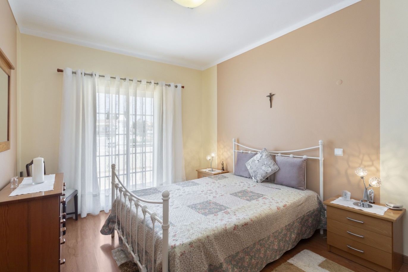 Villa de 3 dormitorios en venta en Porto de Mós, Algarve_233231
