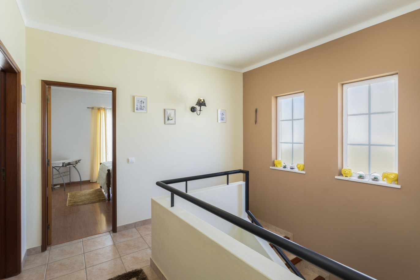 Villa de 3 dormitorios en venta en Porto de Mós, Algarve_233233