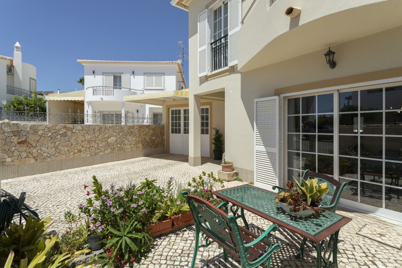 Villa de 3 dormitorios en venta en Porto de Mós, Algarve_233244