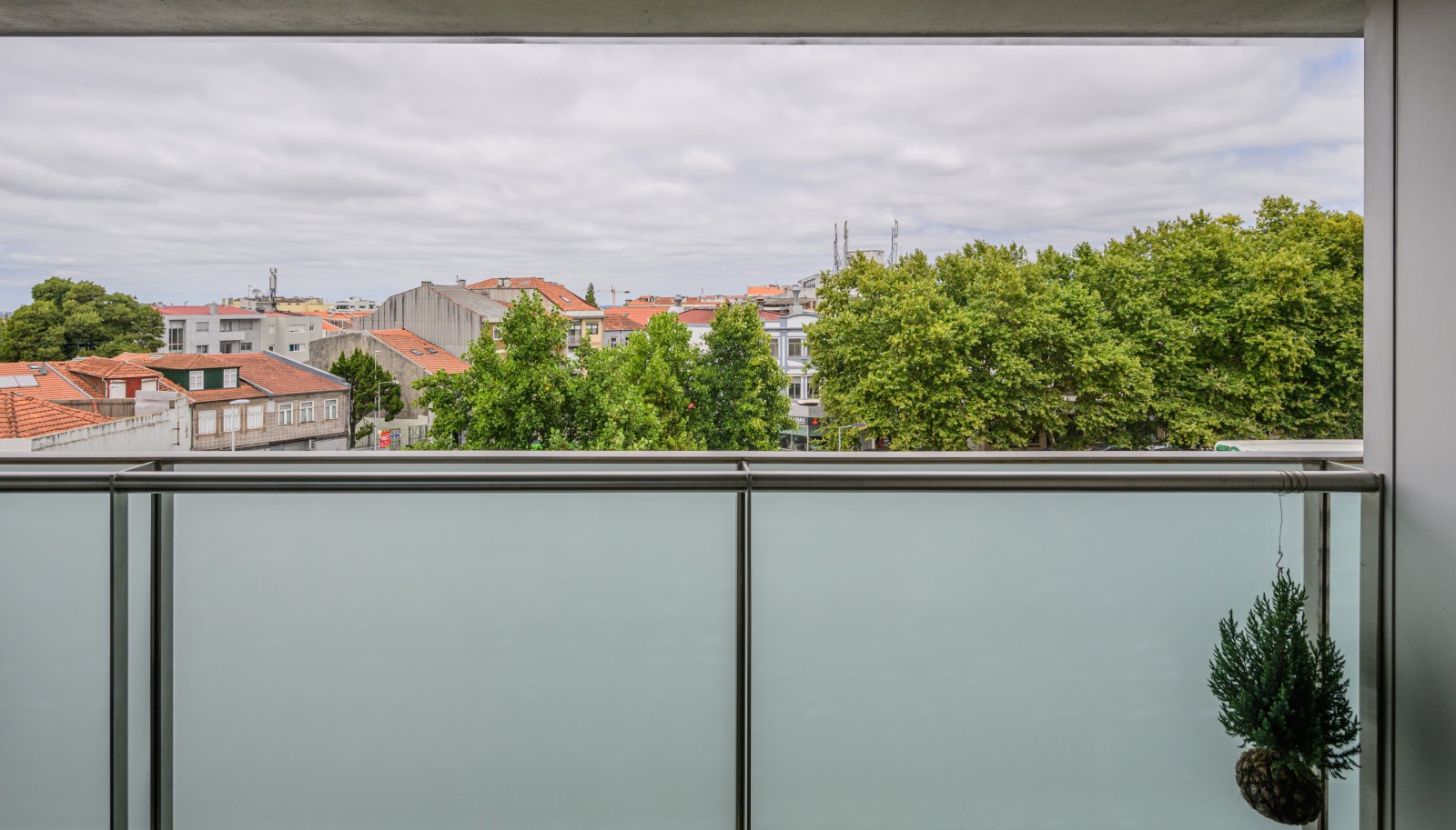 Piso de 3 dormitorios con balcón, en venta, en Porto, Portugal_233438