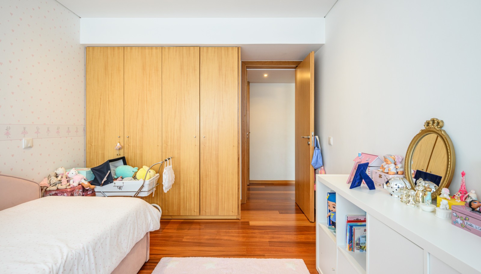 Piso de 3 dormitorios con balcón, en venta, en Porto, Portugal_233439