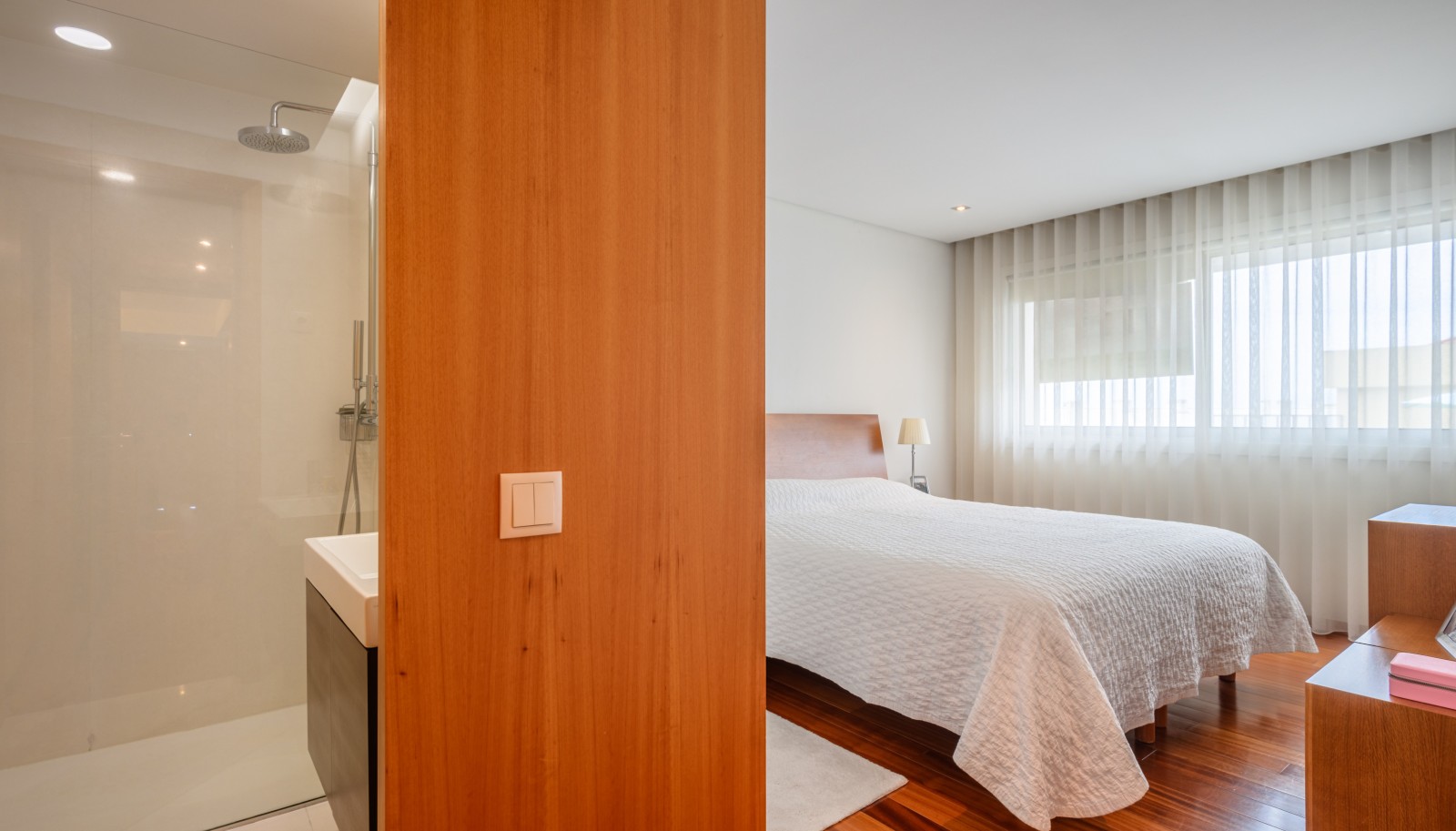 Piso de 3 dormitorios con balcón, en venta, en Porto, Portugal_233444