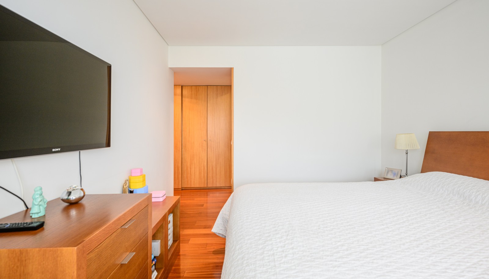 Piso de 3 dormitorios con balcón, en venta, en Porto, Portugal_233447