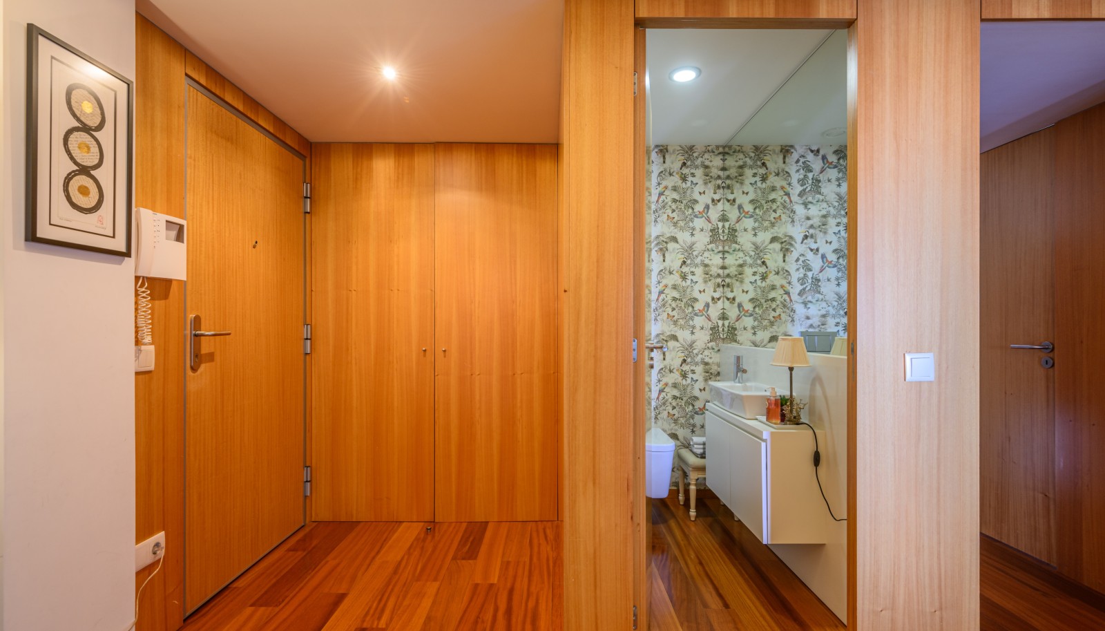 Piso de 3 dormitorios con balcón, en venta, en Porto, Portugal_233451