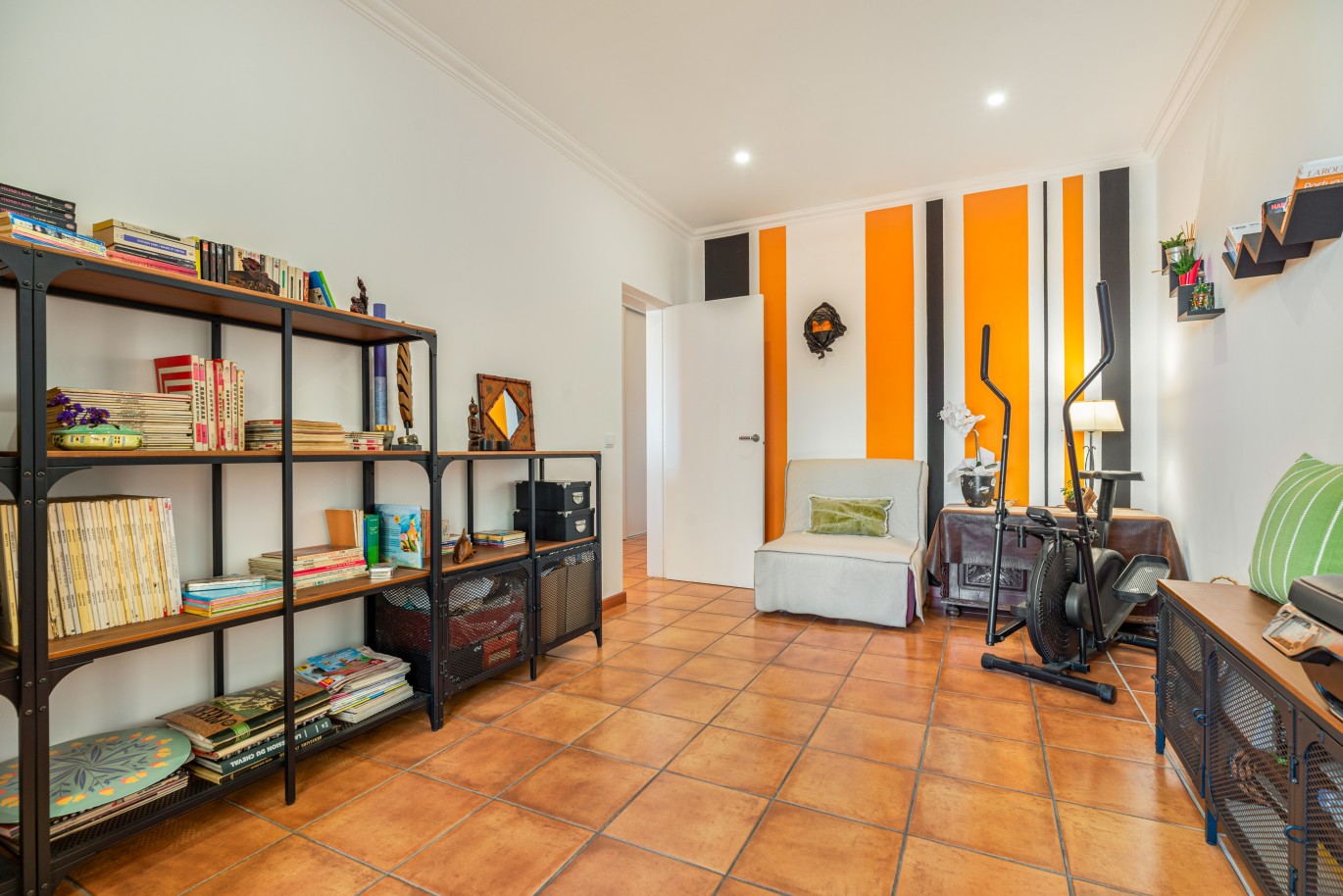 Apartment T1+1 with sea view, for sale in Porto de Mós, Algarve_233573