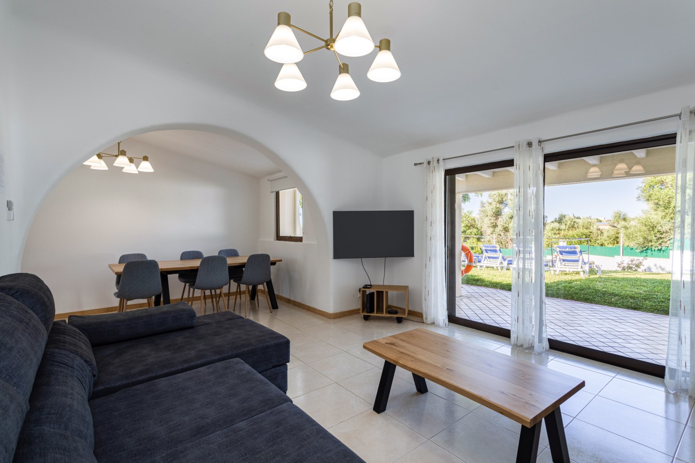 Villa de 4 chambres avec piscine, à vendre à Albufeira, Algarve_233592