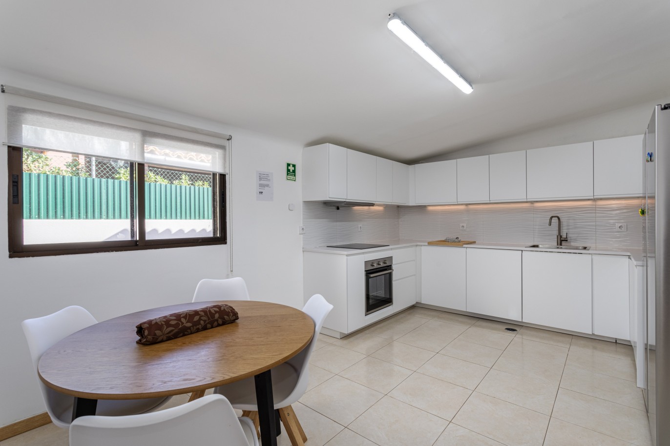 Villa de 4 chambres avec piscine, à vendre à Albufeira, Algarve_233595