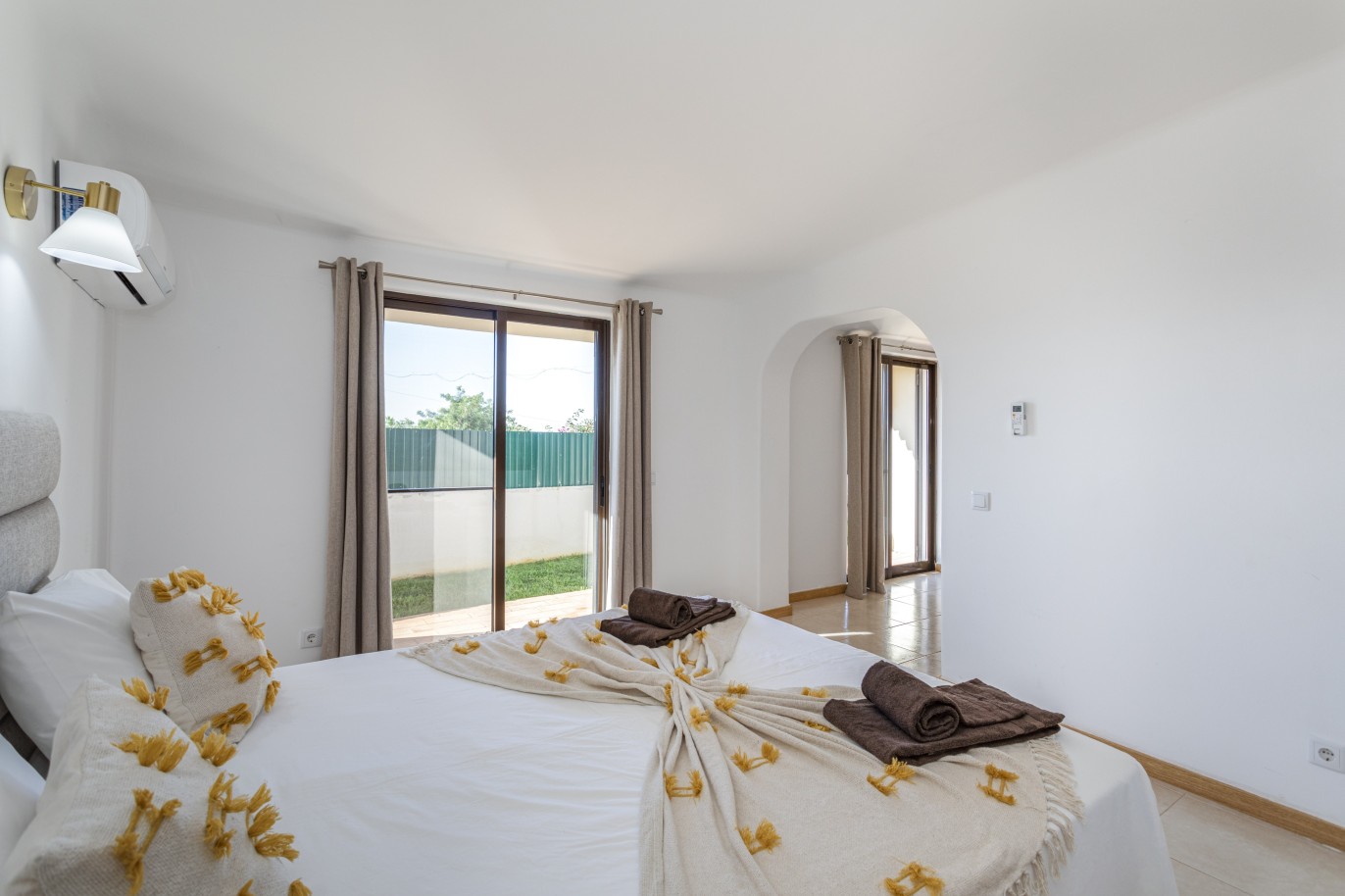 4 Schlafzimmer Villa mit Pool, zu verkaufen in Albufeira, Algarve_233596