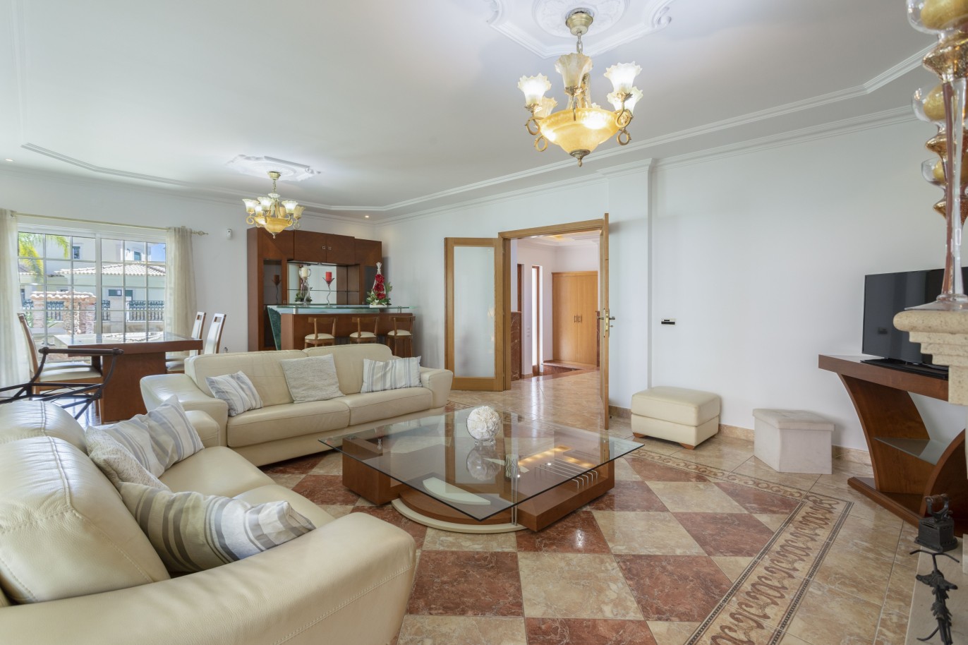 Spektakuläre Villa mit 5 Schlafzimmern und Pool, zu verkaufen in Albufeira, Algarve_233834