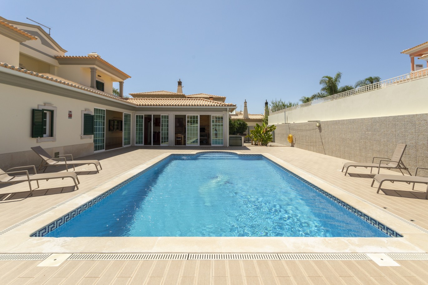 Spektakuläre Villa mit 5 Schlafzimmern und Pool, zu verkaufen in Albufeira, Algarve_233854