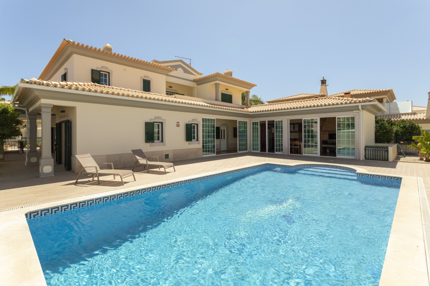 Spektakuläre Villa mit 5 Schlafzimmern und Pool, zu verkaufen in Albufeira, Algarve_233855