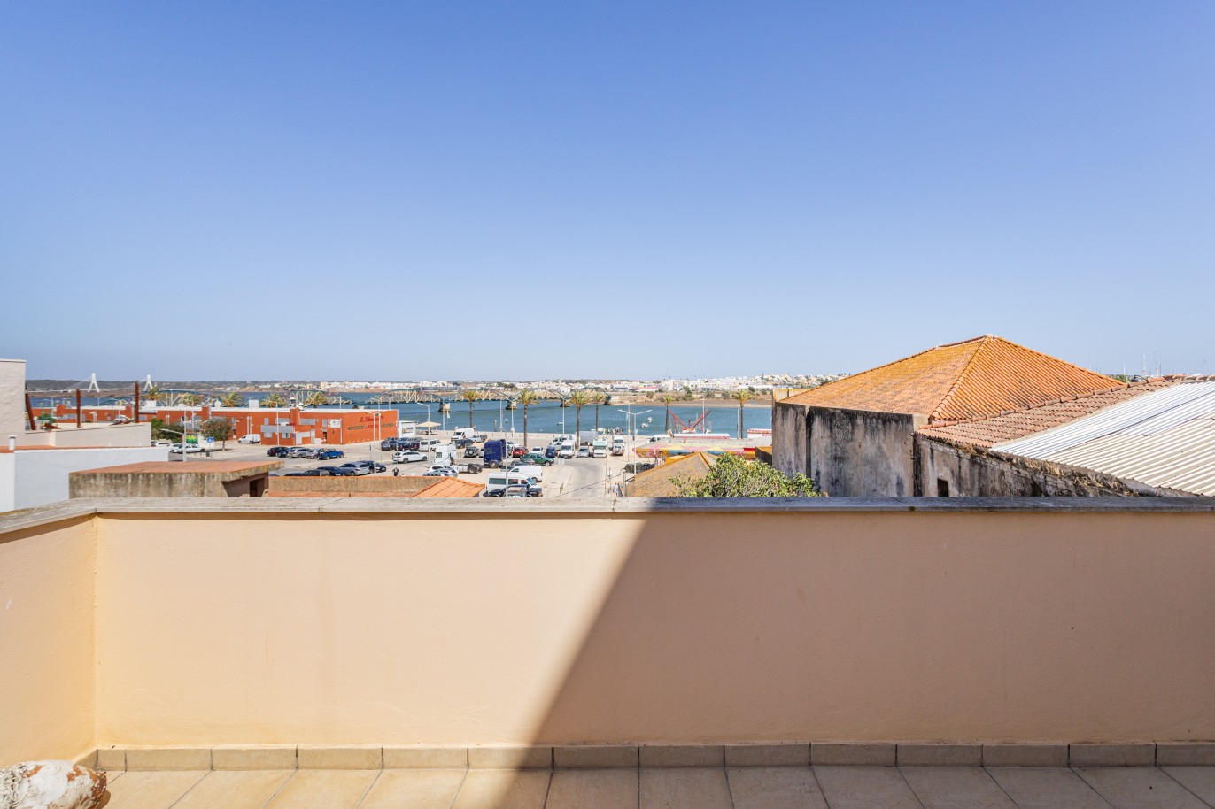 3 bedroom triplex villa with commercial space, for sale in Portimão_233891