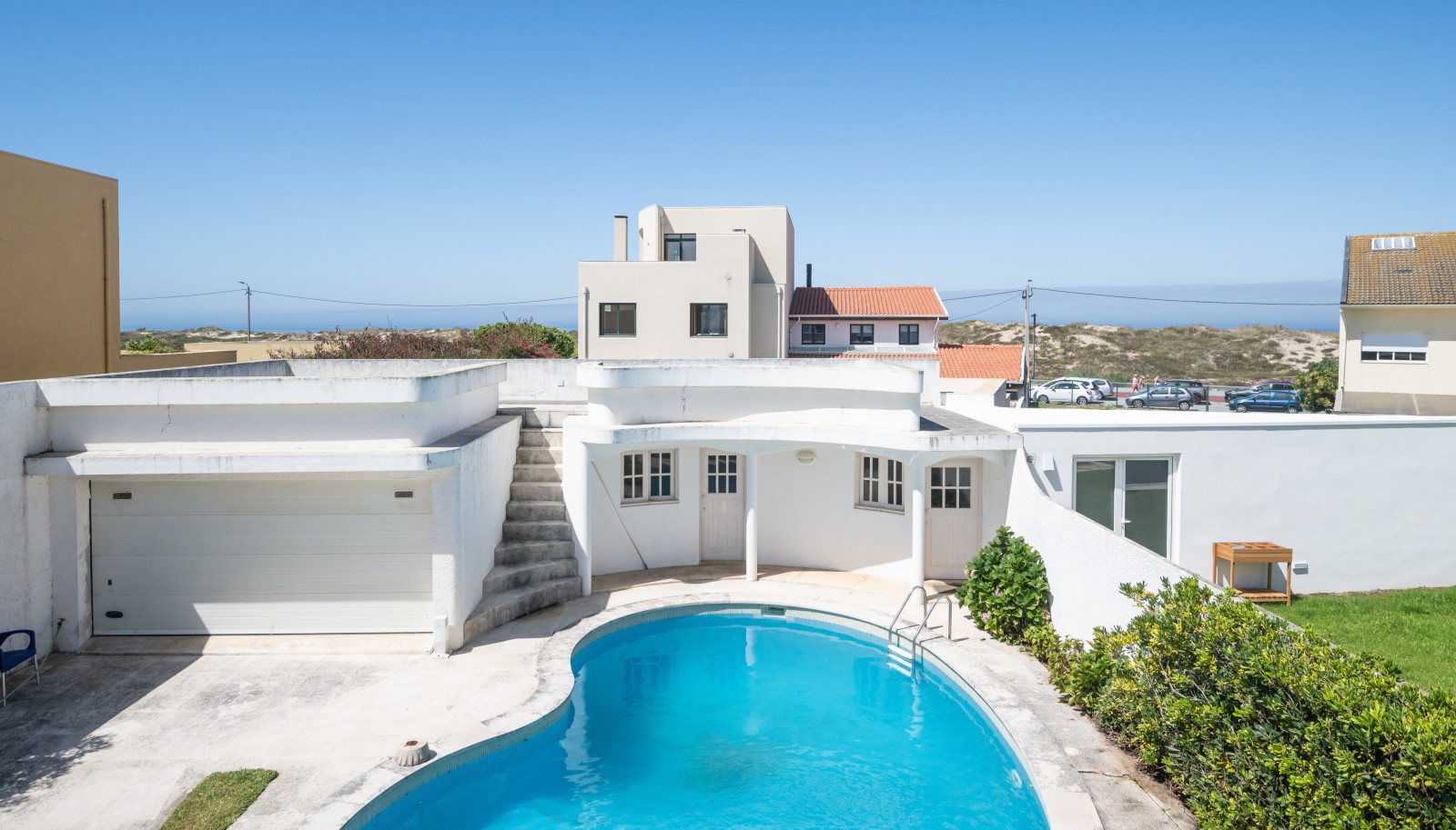 Sale: 3-bedroom villa with pool, on the 2nd line of the sea, in Miramar, V. N. Gaia, Portugal_235200