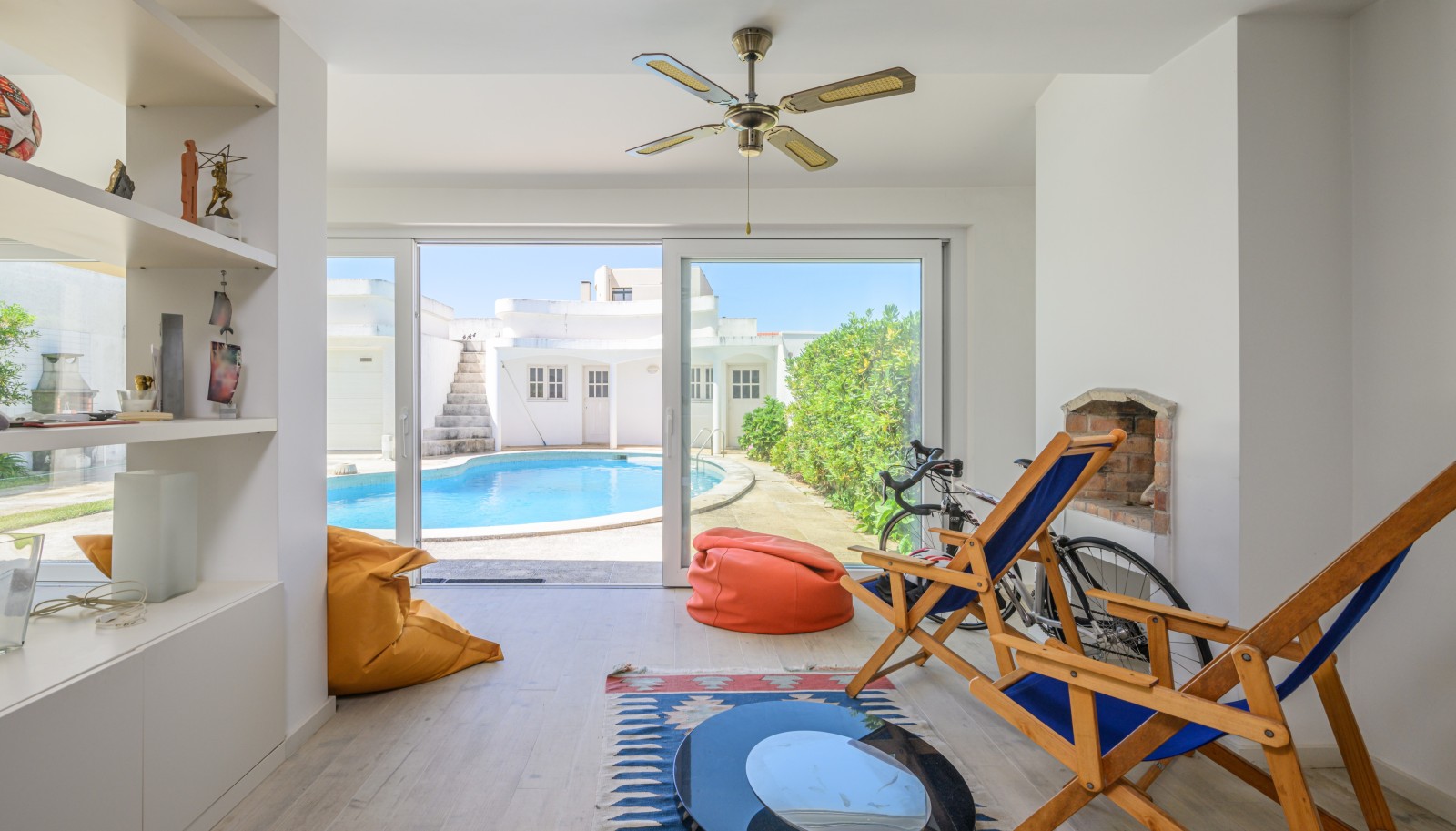 Sale: 3-bedroom villa with pool, on the 2nd line of the sea, in Miramar, V. N. Gaia, Portugal_235232