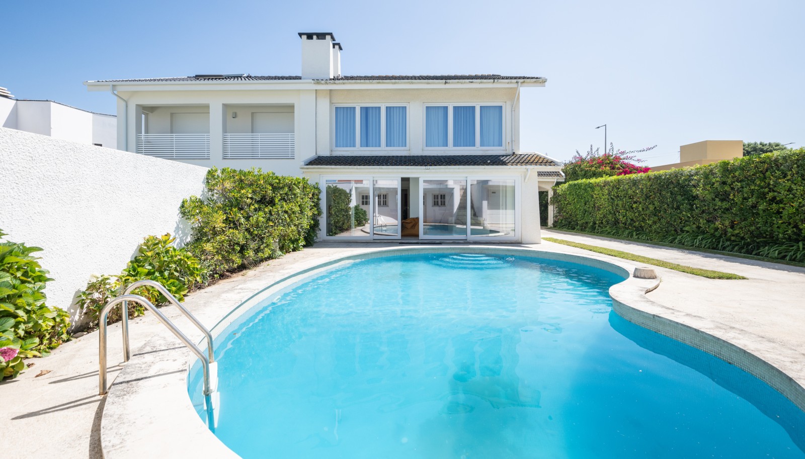 A vendre : Villa de 3 chambres avec piscine, sur la 2ème ligne de mer, à Miramar, V. N. Gaia, Portugal_235238