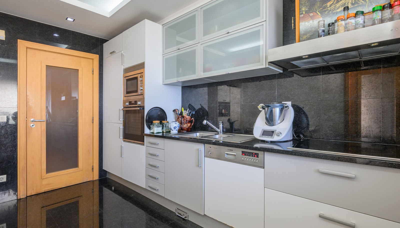 Wohnung mit Balkon, zu verkaufen, in Porto, Portugal_235483