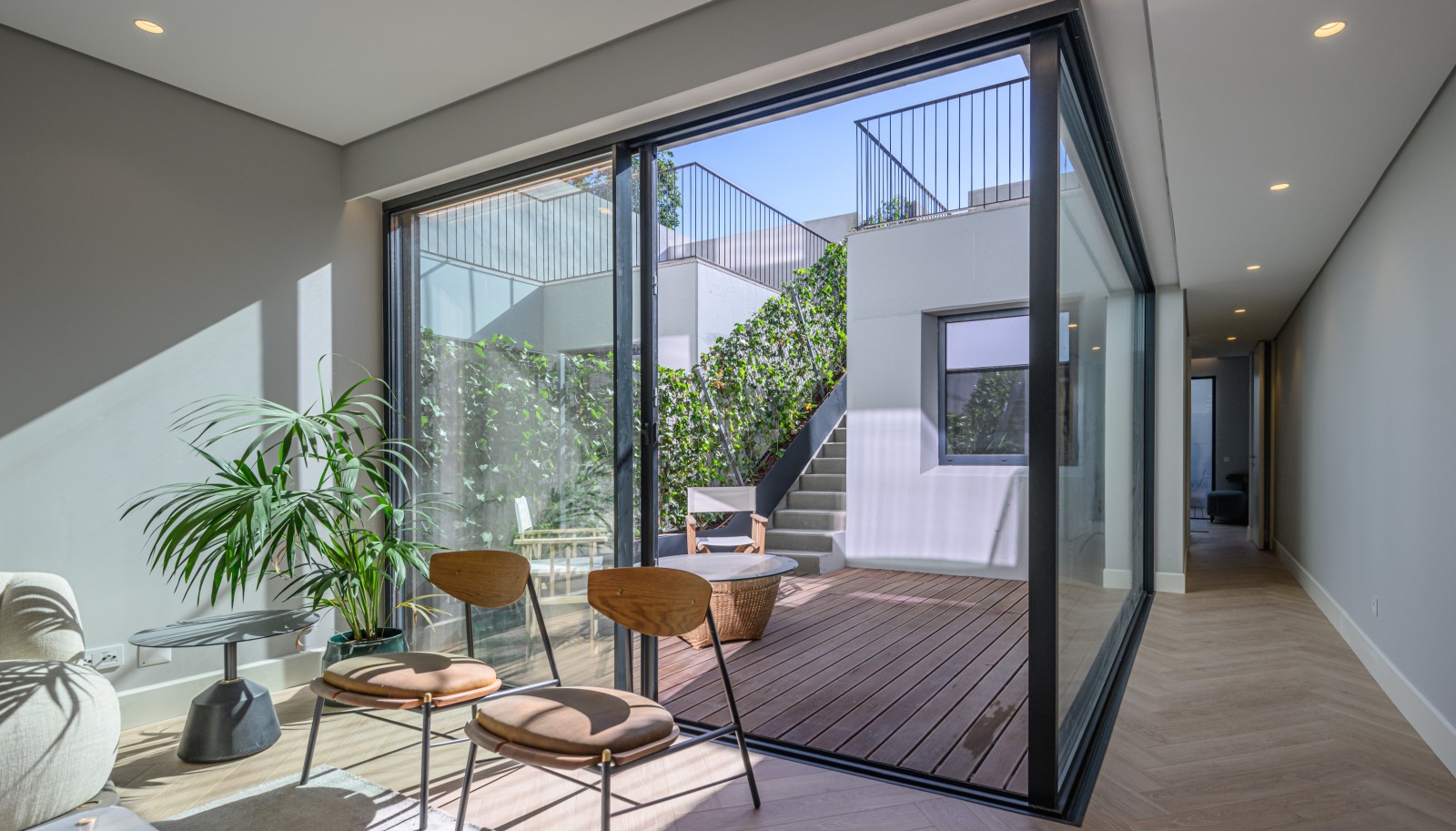 Apartamento T1+1 novo com terraço e jardim, para venda, no Centro do Porto_235783