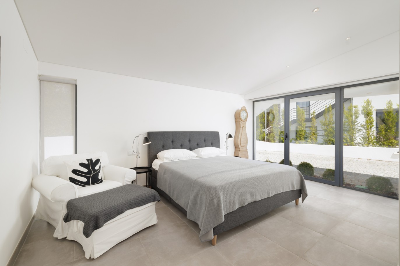 Contemporary 4 bedroom villa, with pool, for sale in Vale do Lobo, Algarve_236119
