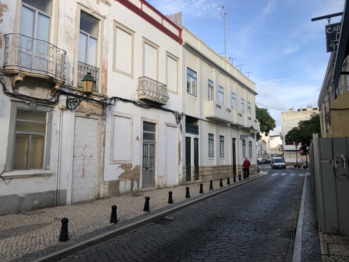 Gebäude mit Gewerbefläche, zu verkaufen in Faro, Algarve_236221