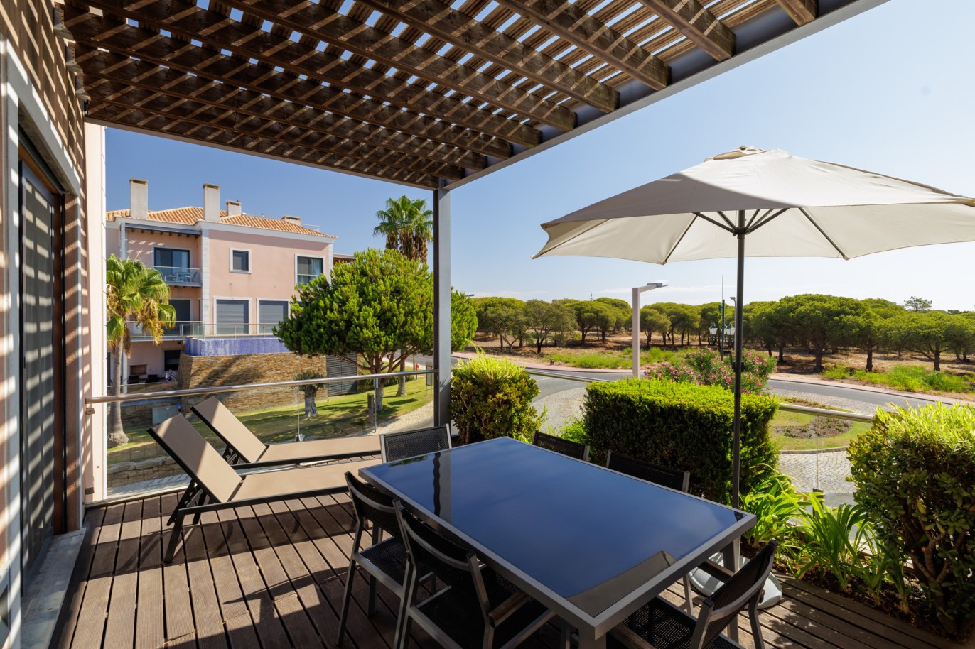 Moderne 2-Zimmer-Wohnung zu verkaufen in Vale do Lobo, Algarve_236406