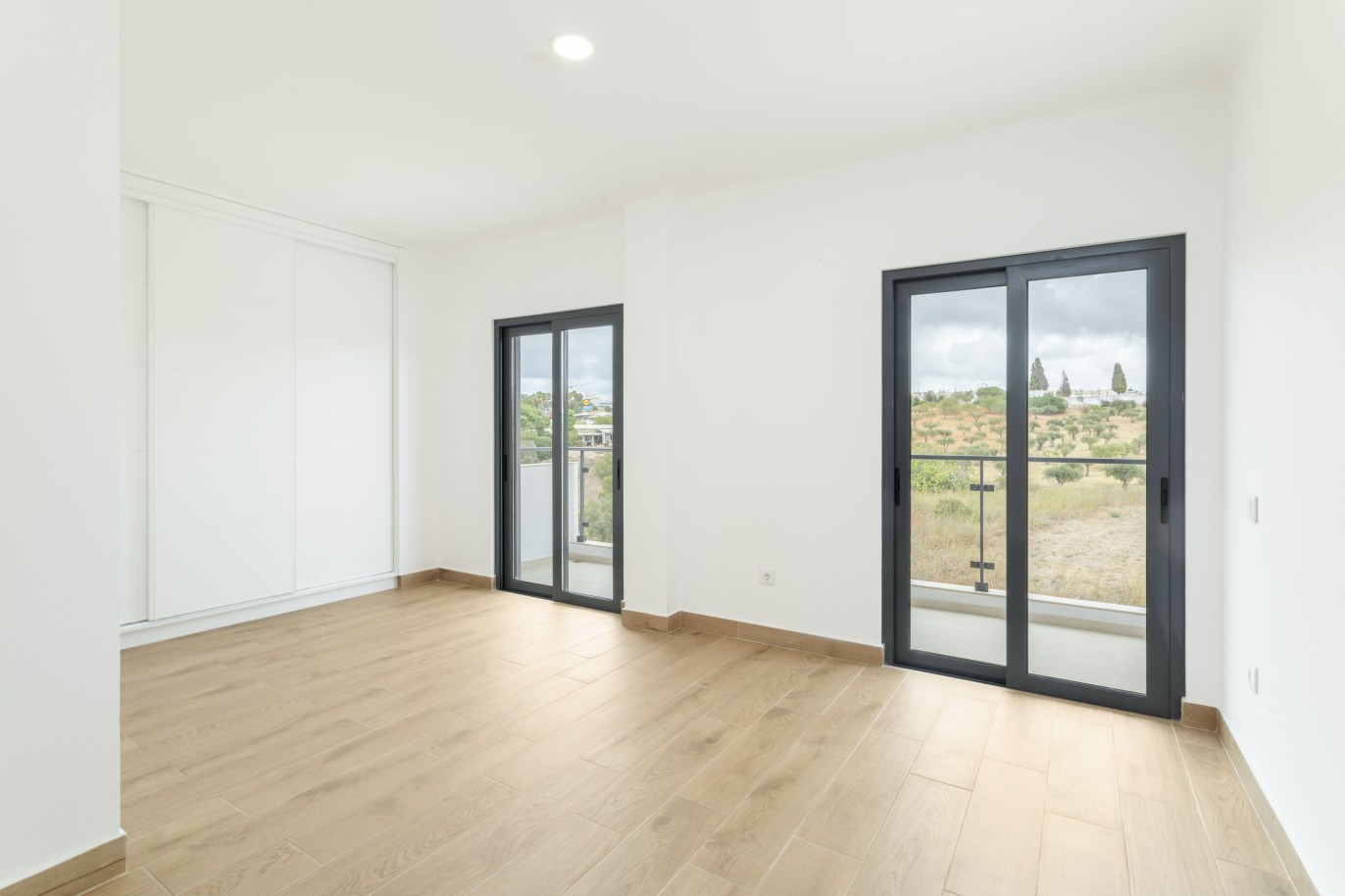 Piso nuevo de 2 dormitorios en venta en Loulé, Algarve_236738
