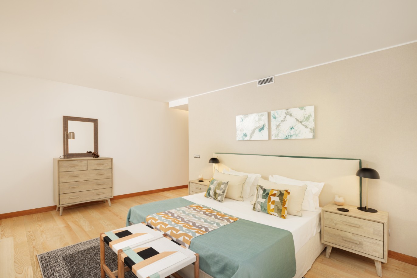 Piso de 2 dormitorios con piscina, en venta en Vale do Lobo, Algarve_237303