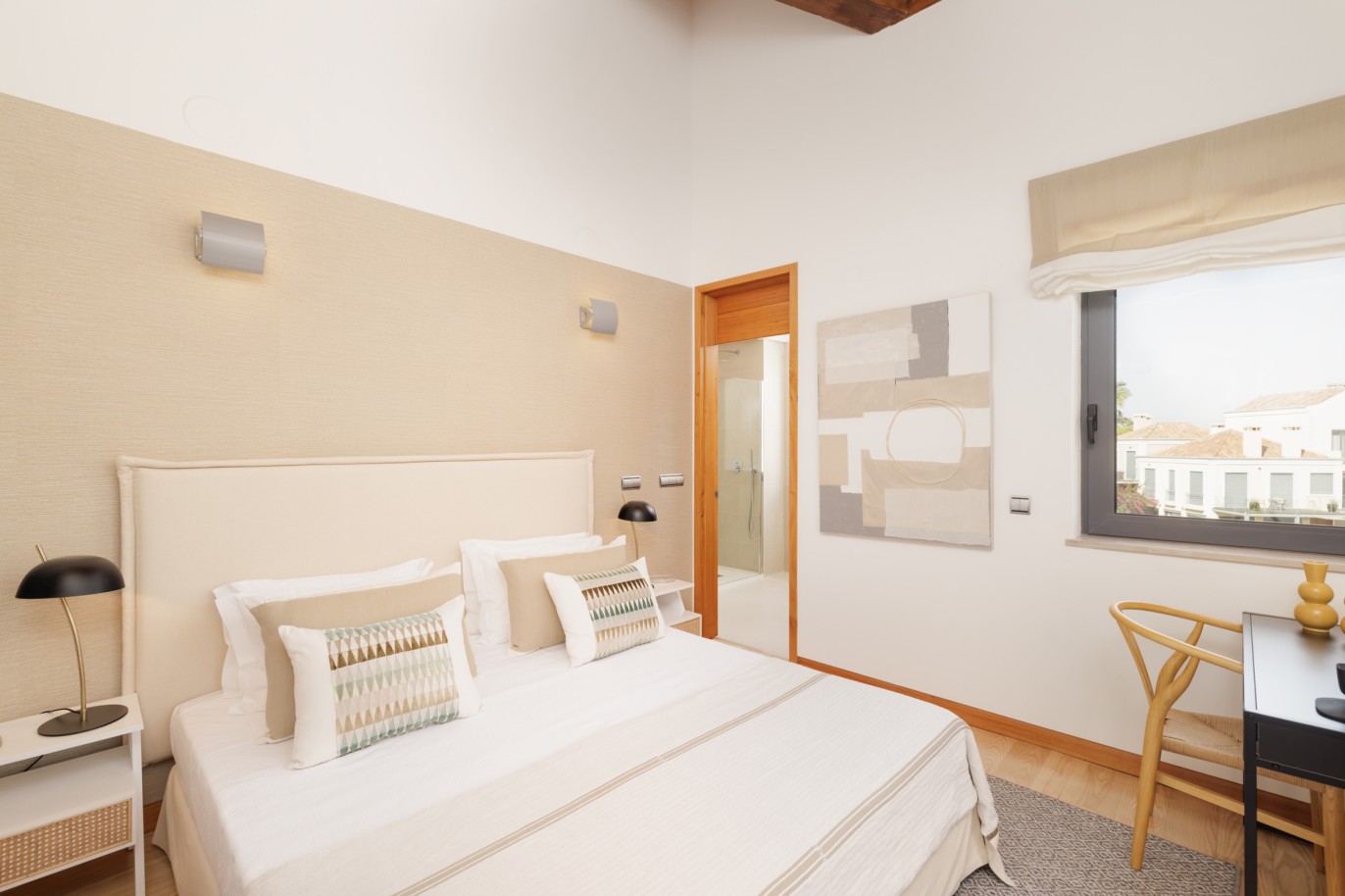 Piso de 2 dormitorios con jacuzzi, en venta en Vale do Lobo, Algarve_237353