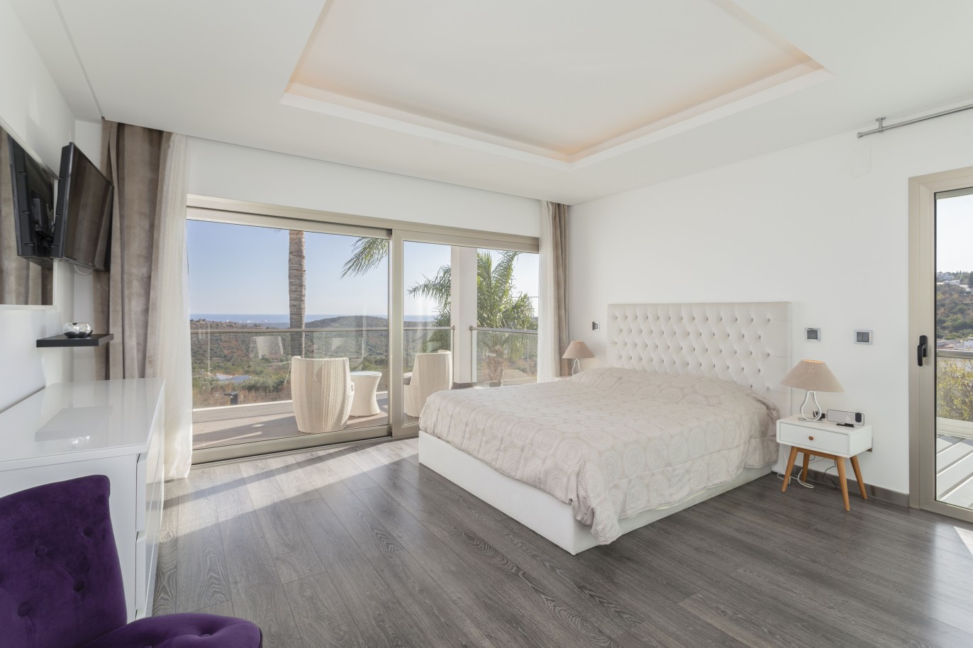 Villa de 4 dormitorios con piscina y vistas al mar, en venta en Loulé, Algarve_237408