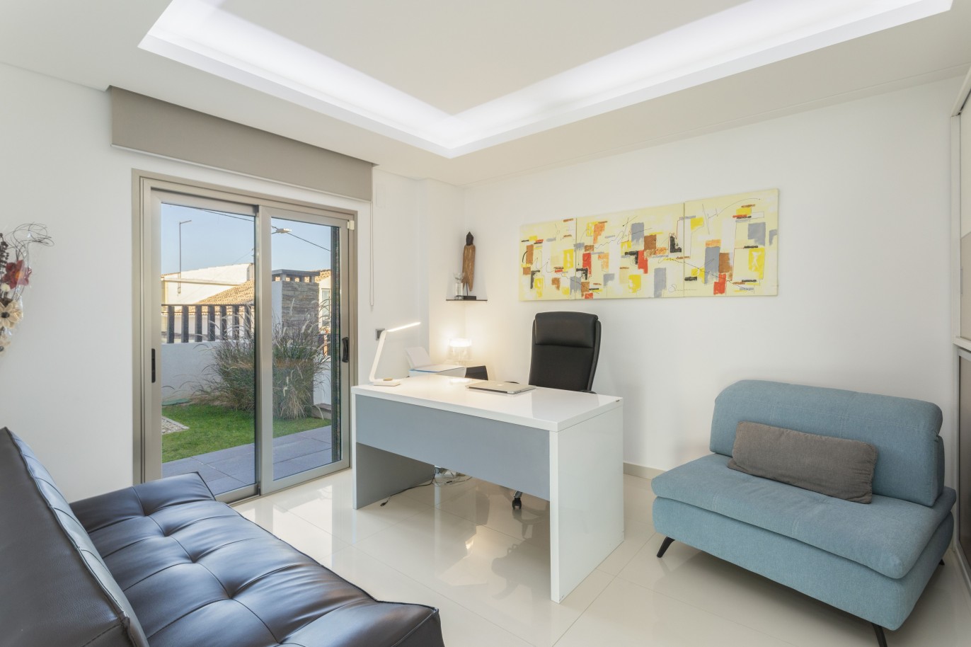Villa de 4 dormitorios con piscina y vistas al mar, en venta en Loulé, Algarve_237411
