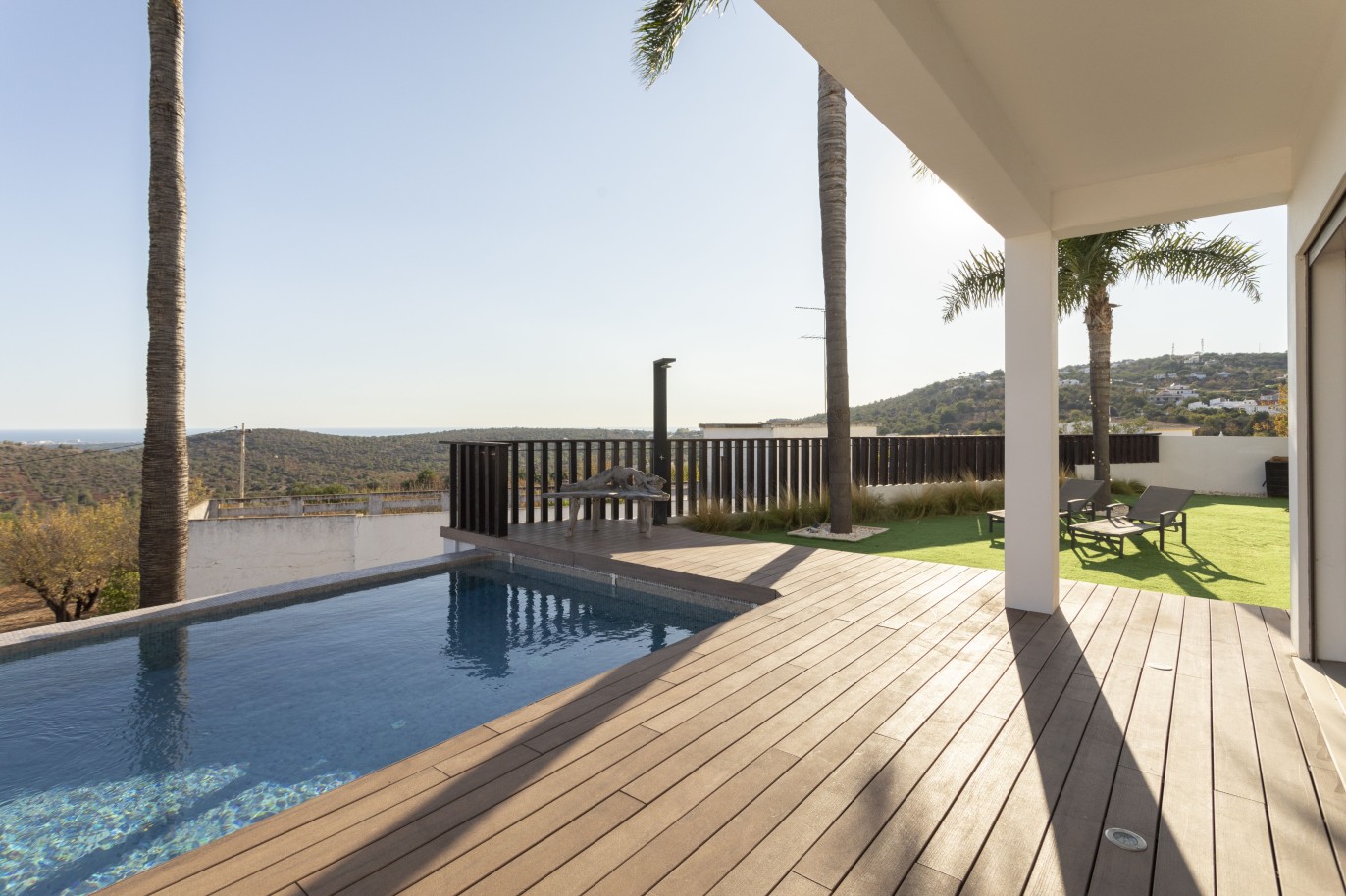 Villa de 4 dormitorios con piscina y vistas al mar, en venta en Loulé, Algarve_237422